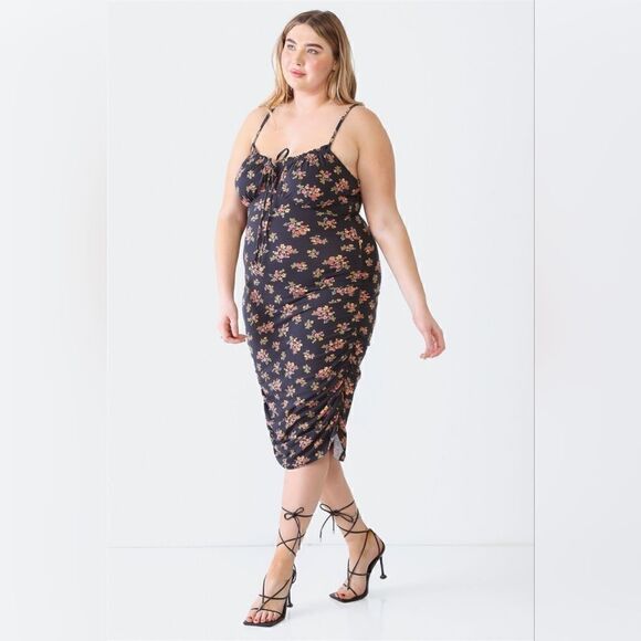 Plus Size Ruched Floral Square Neck Cami Dress - Picture 2 of 4